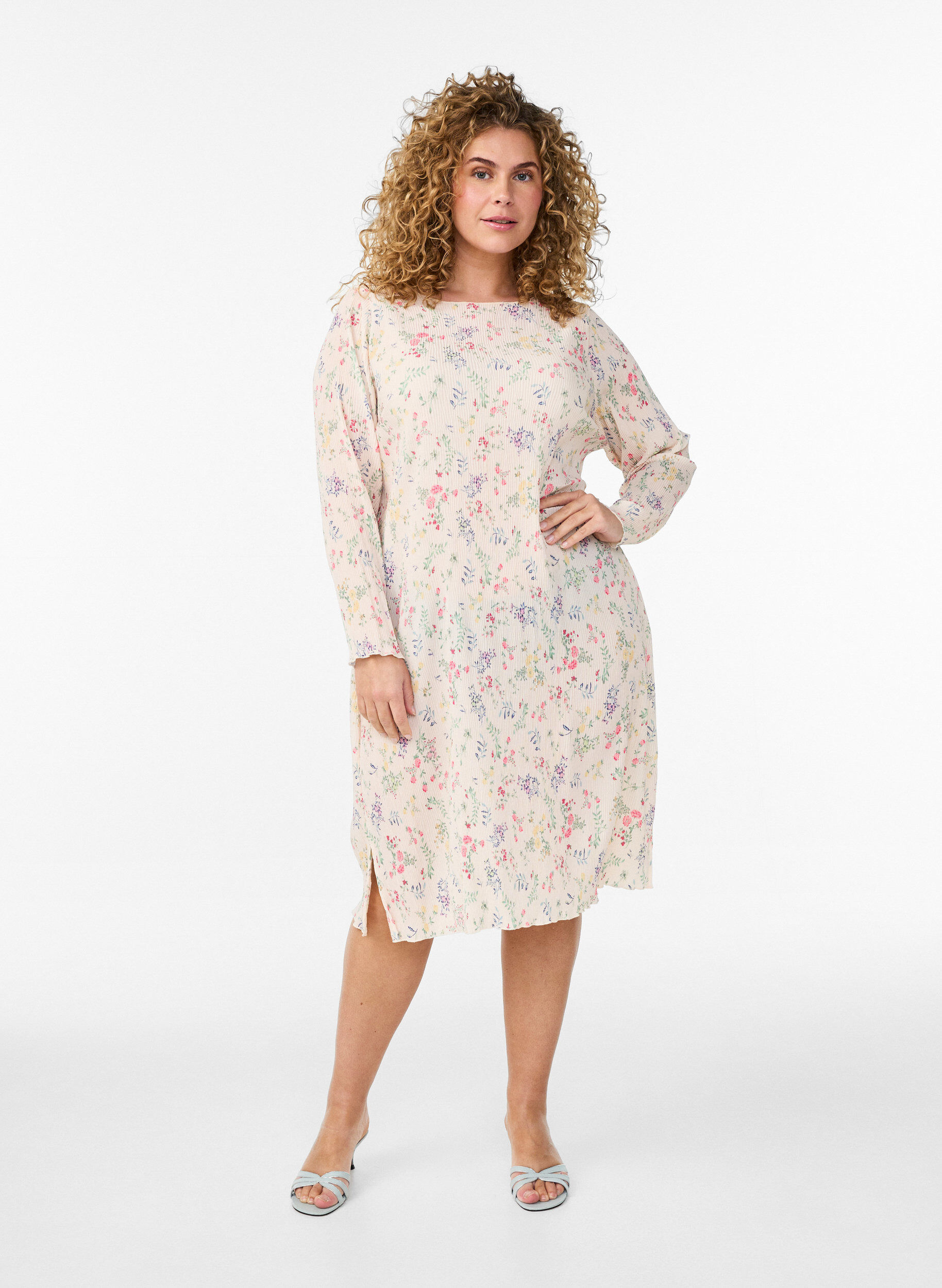 Zizzifashion Dress with floral print and wavy texture, Beige, Model image number 1