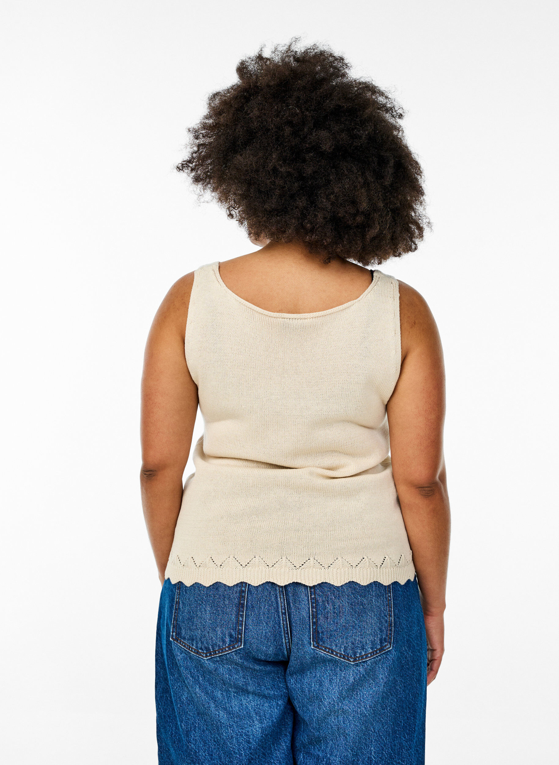 Zizzifashion Sleeveless knitted top with scallop edge, Sandshell, Model image number 1
