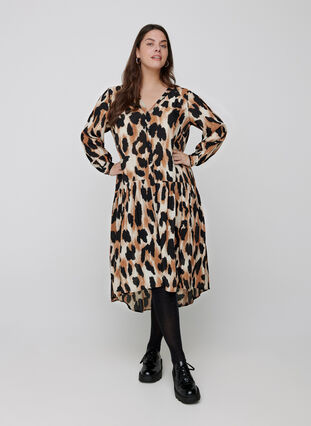 Midi dress with leopard print, Black AOP, Model image number 2