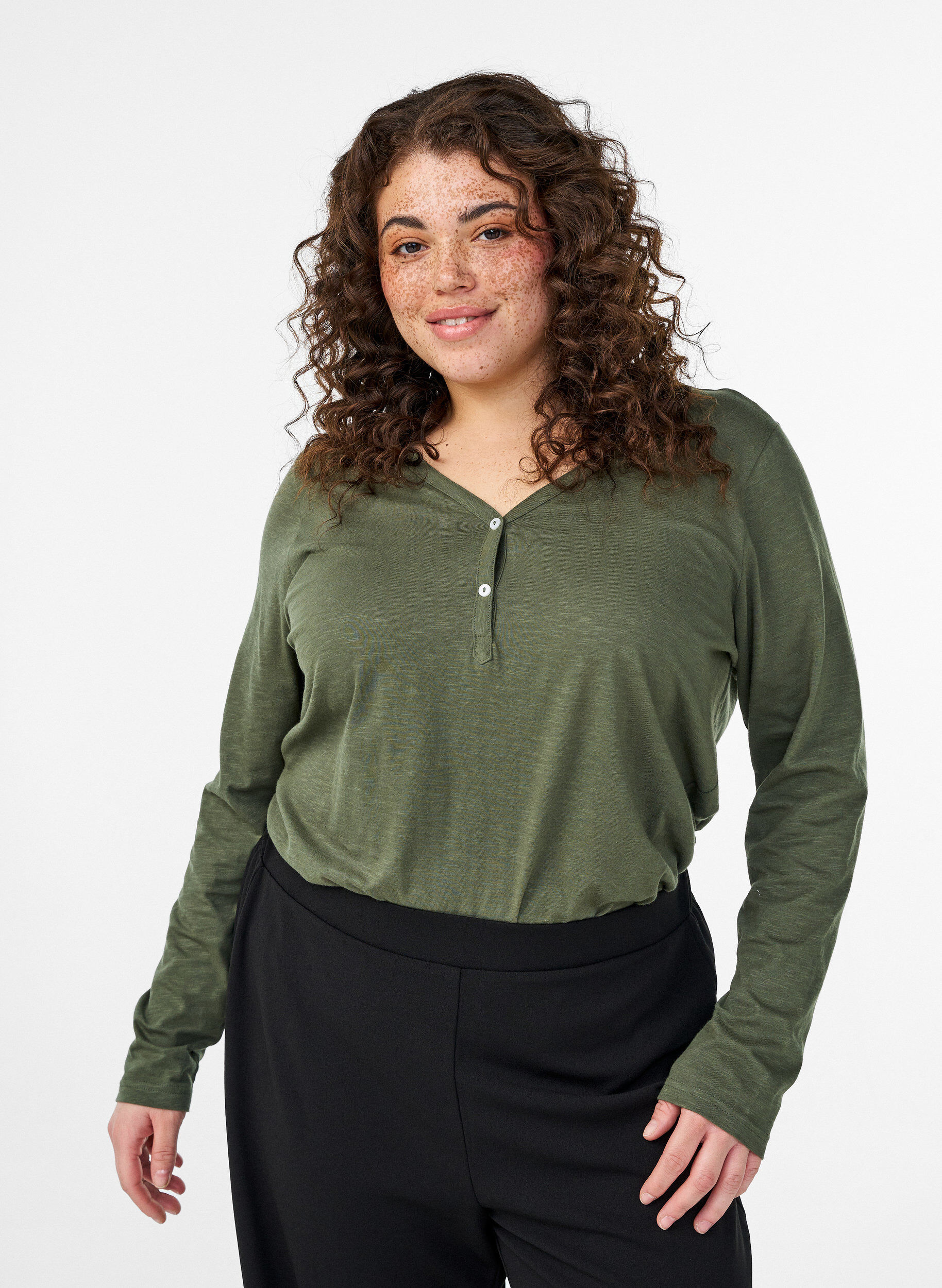 FLASH - Long-sleeved t-shirt with V-neck and buttons, Green, Model