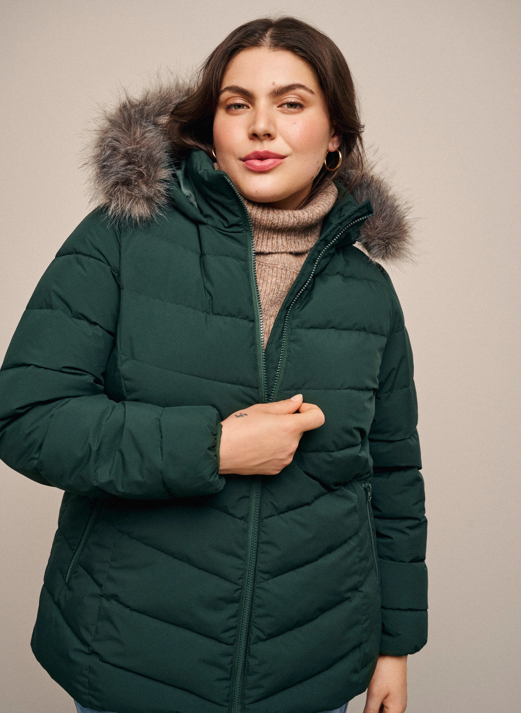 ZizzifashionShort puffer jacket with hood, Green, Image image number 1