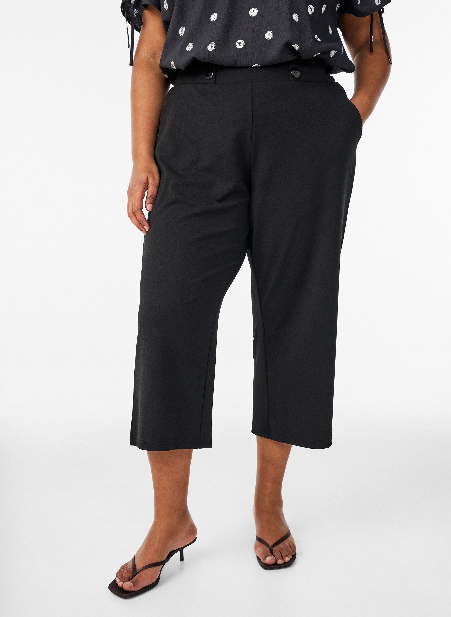 Zizzifashion Ankle length trousers with loose fit, Black, Model image number 0