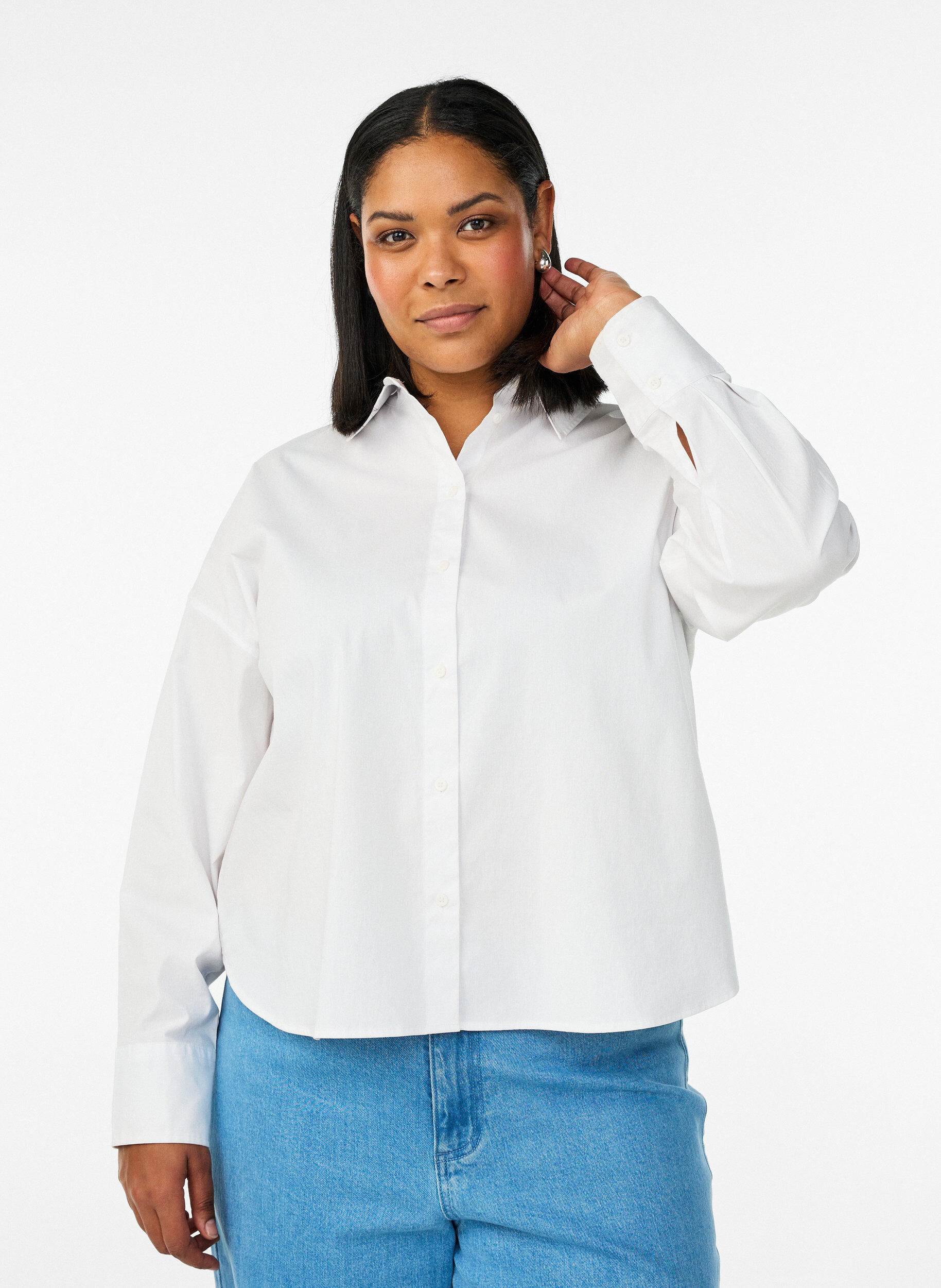 Classic cotton shirt with a loose fit, White, Model