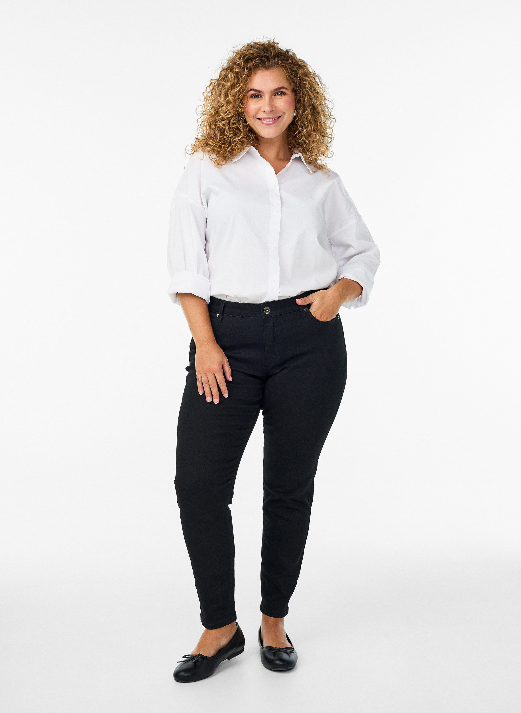 Slim fit Emily jeans with regular waist, Black, Model