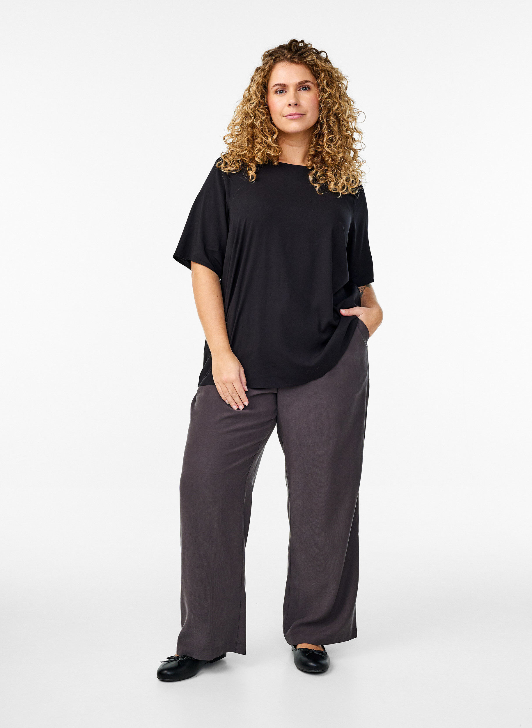 Zizzifashion Short-sleeved woven blouse with round neck, Black, Model image number 1