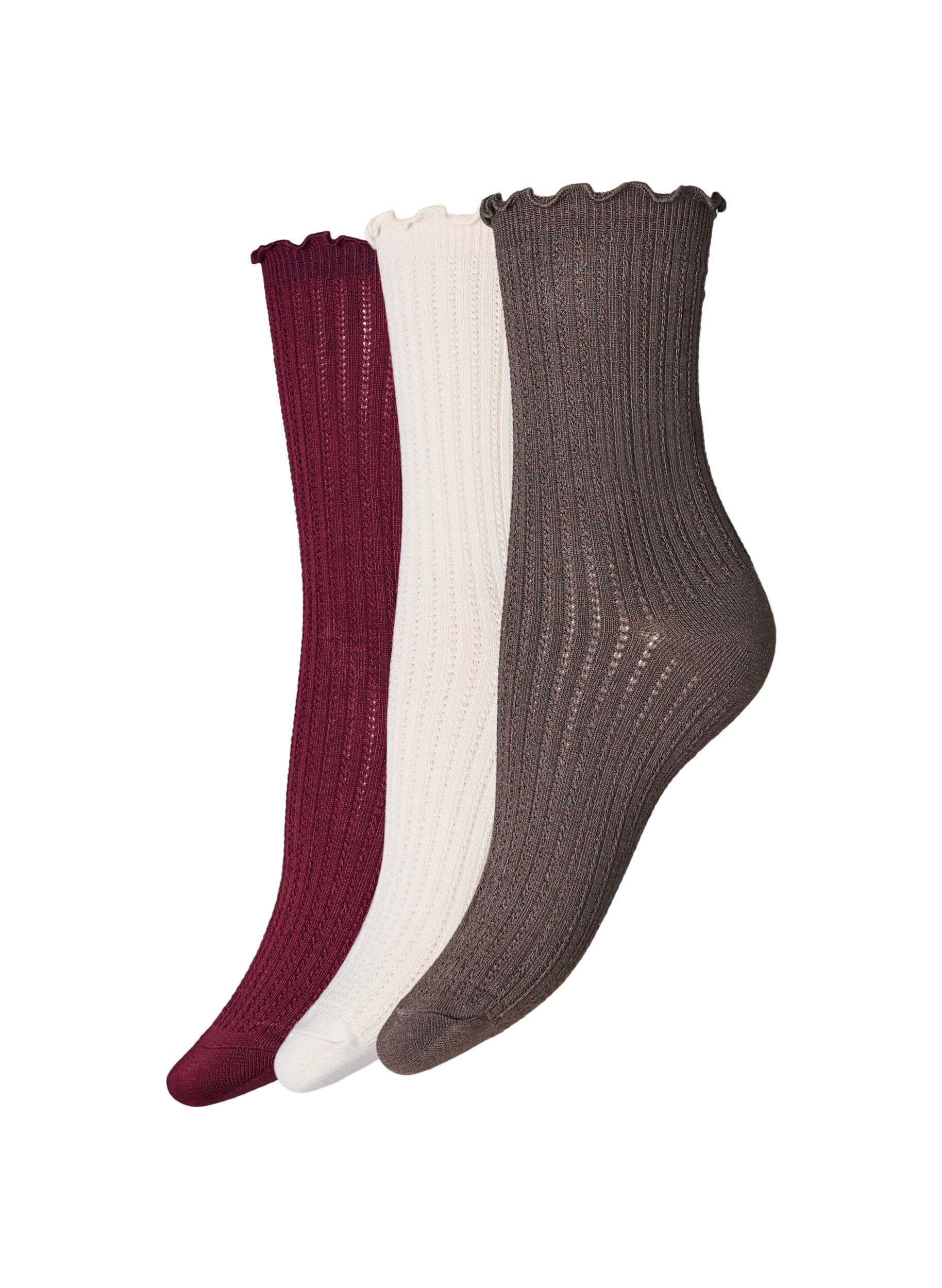 3-pack of ribbed socks with a wavy edge