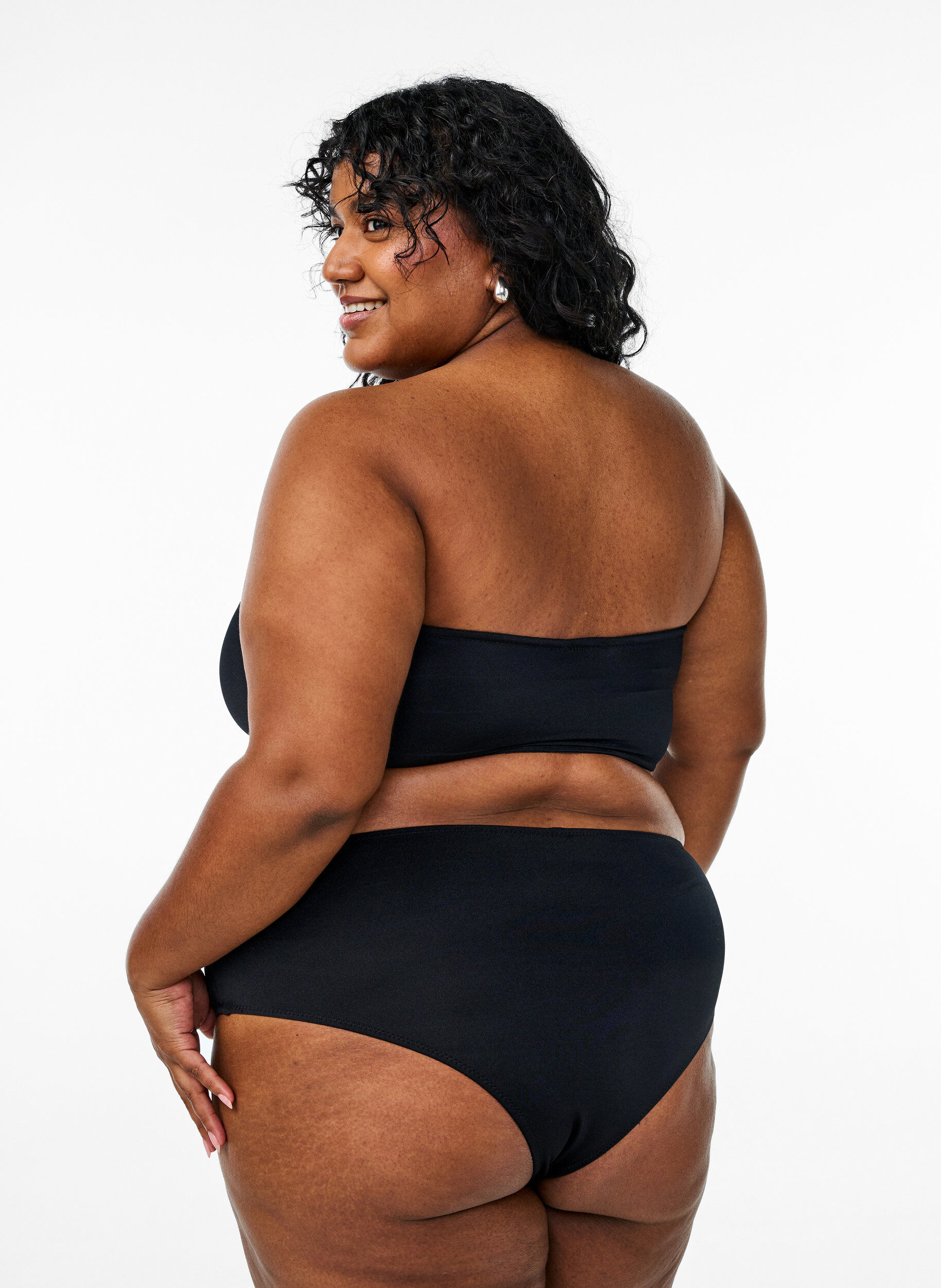 Zizzifashion Solid color bandeau bikini top, Black, Model image number 2