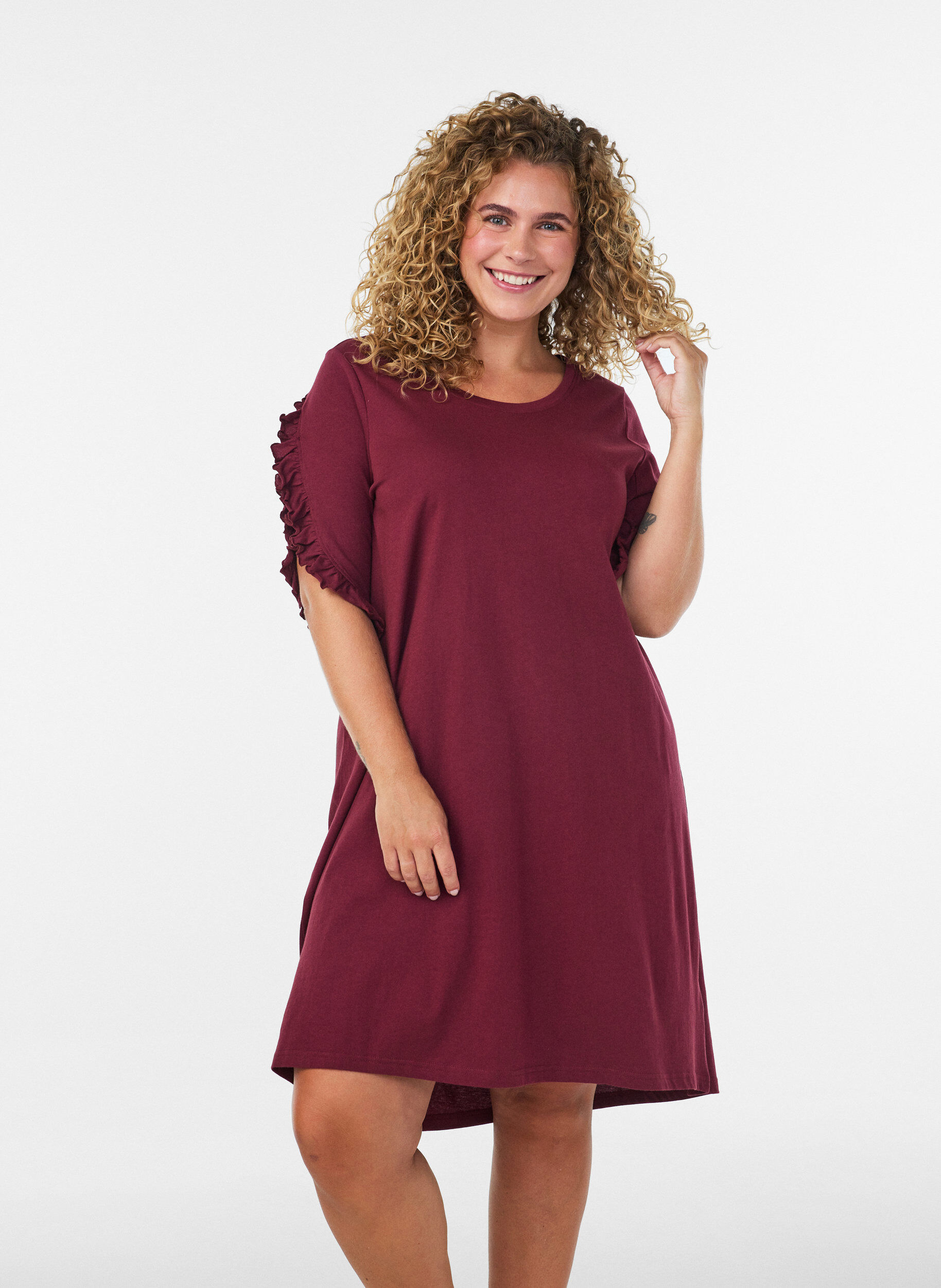 ZizzifashionNightgown in organic cotton with ruffle sleeves, Red, Model image number 0
