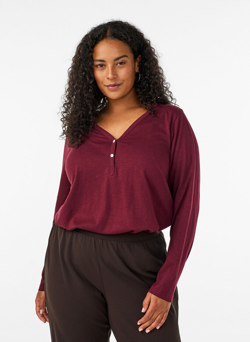 Long-sleeved t-shirt with V-neck and buttons, Red, Model image number 0