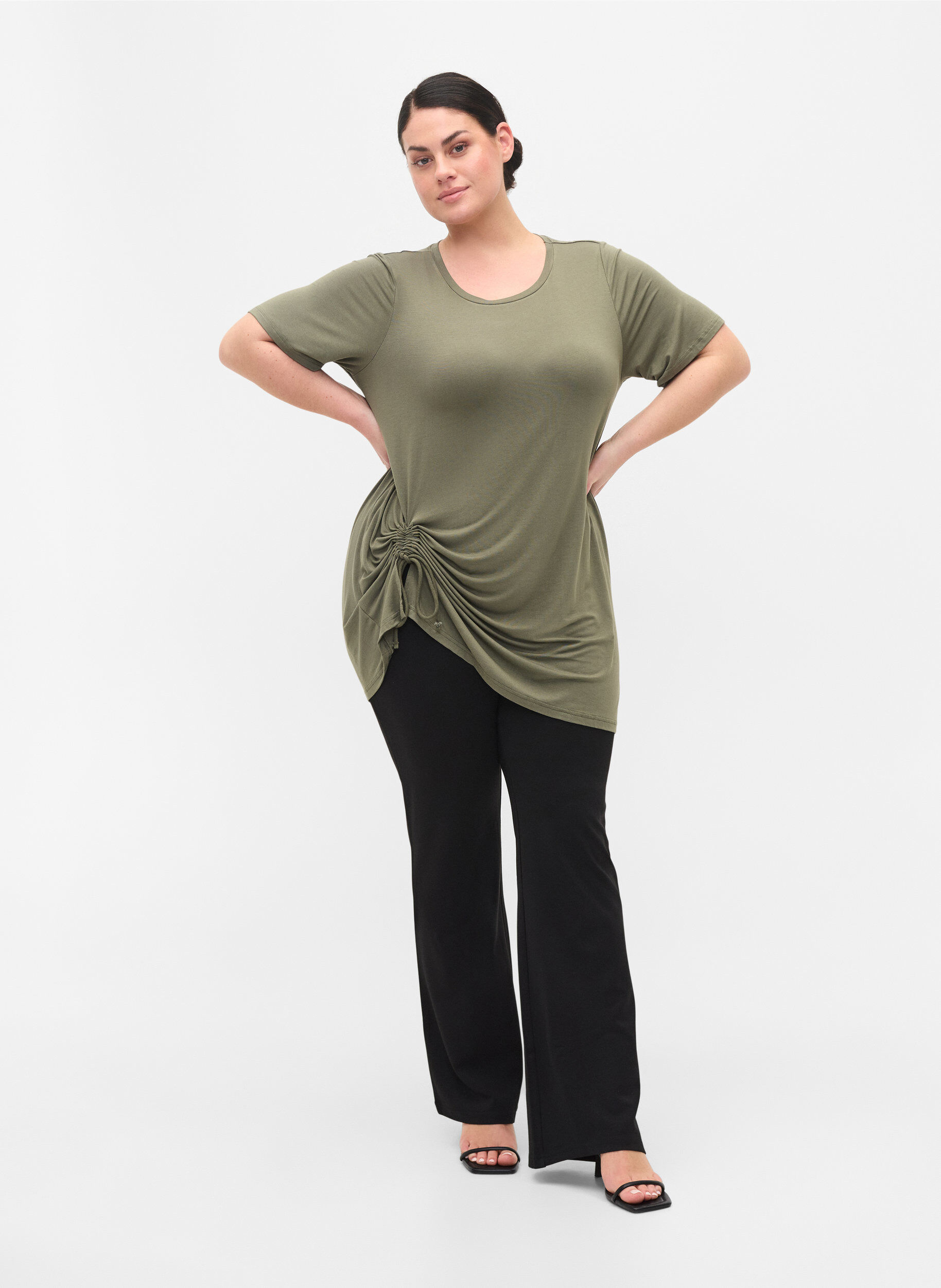 Zizzifashion Short-sleeved viscose tunic with snow details, Dusty Olive, Model image number 2