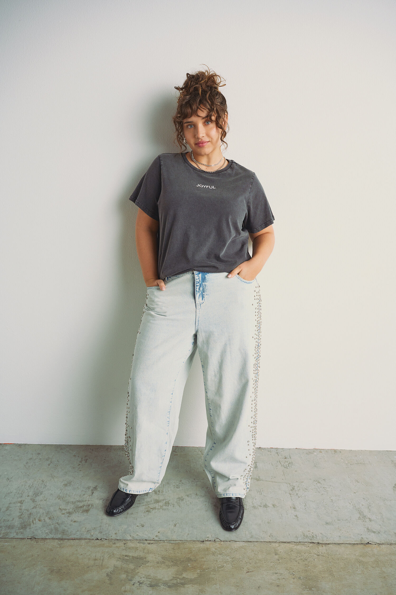 Jeans with details, , Model