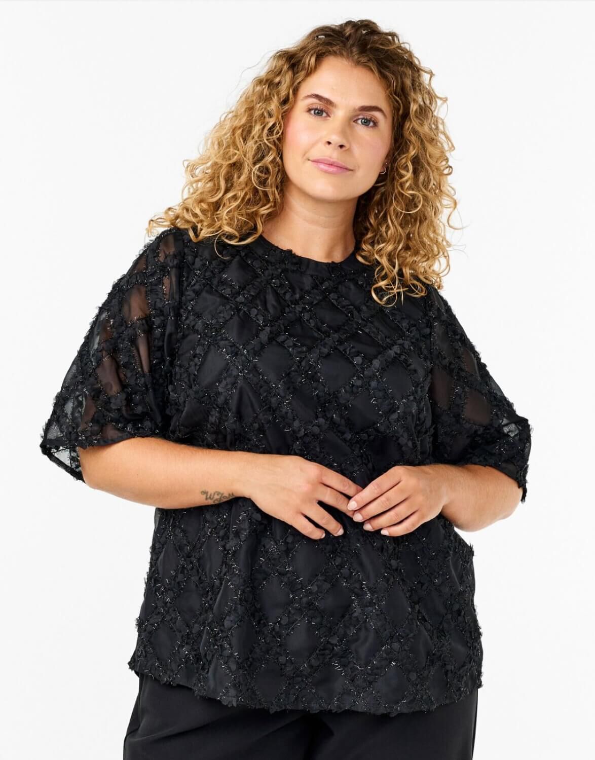 Short-sleeved blouses