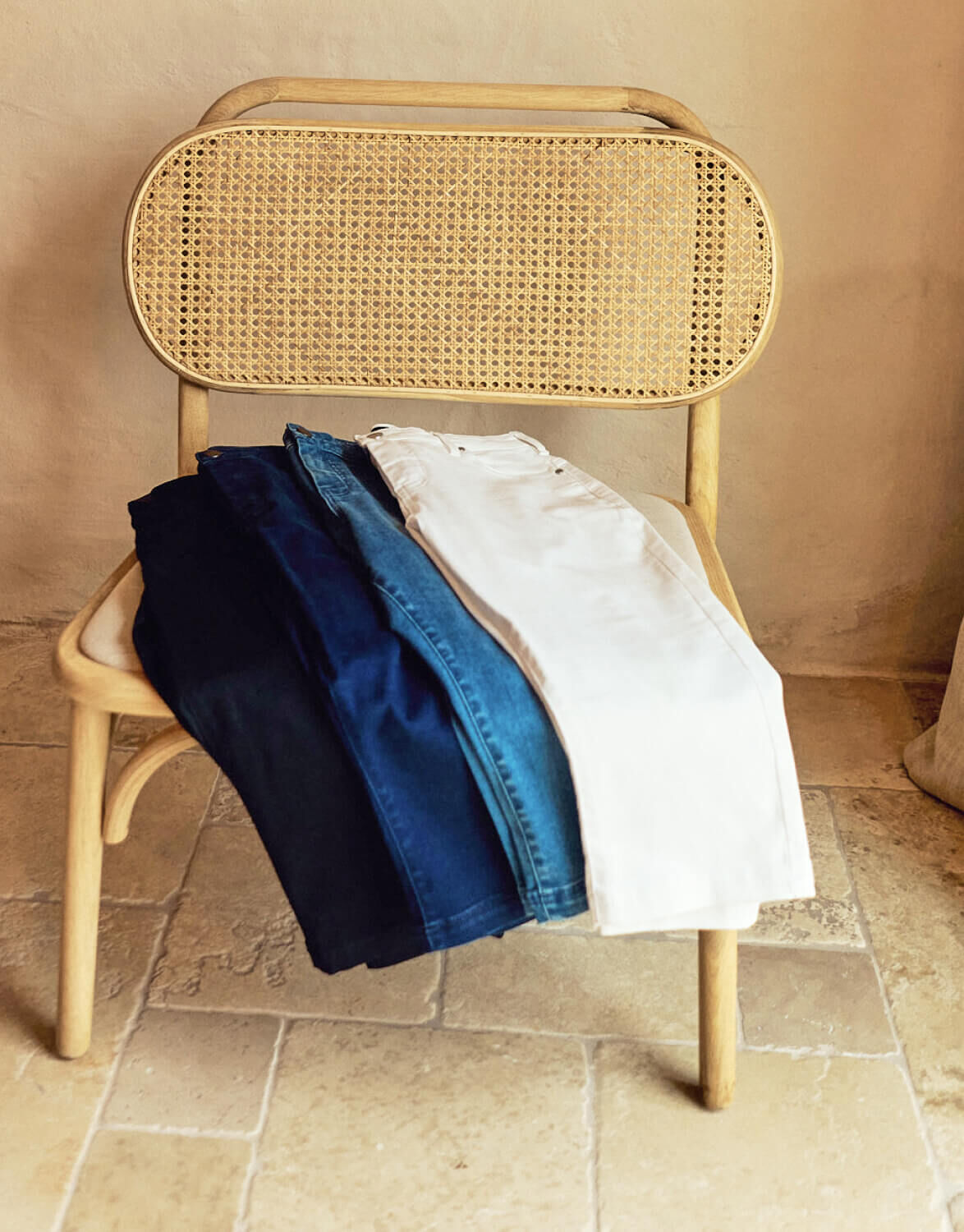 CAPRI TROUSERS - AT A GREAT PRICE